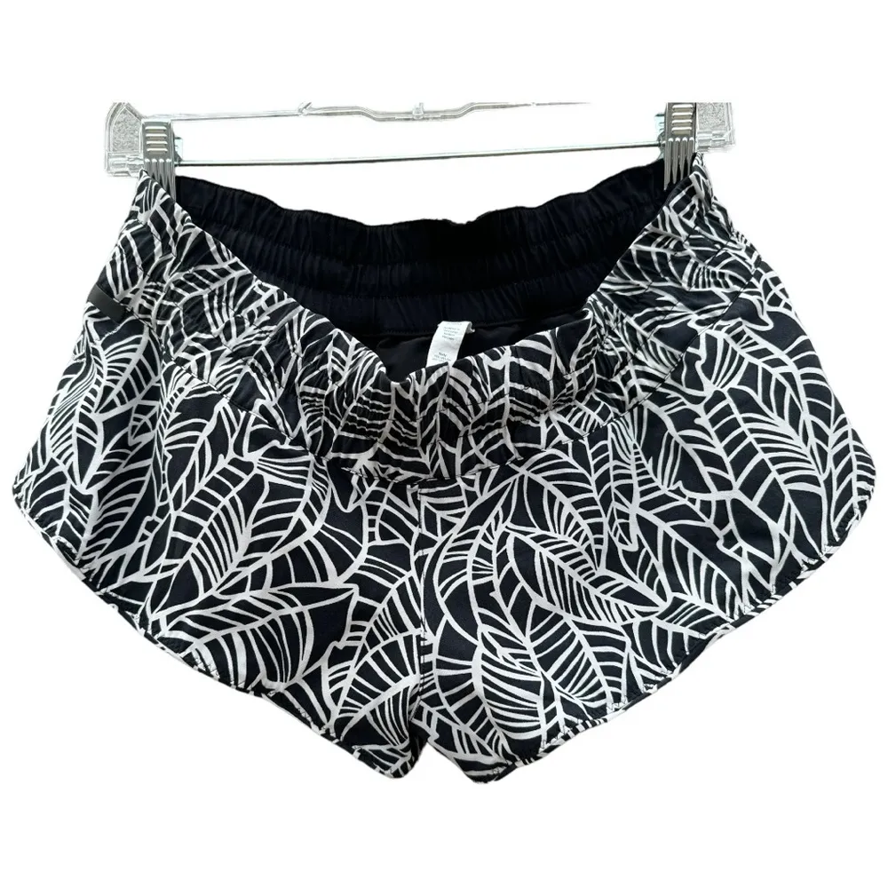 Lululemon Shanti Surf Short Pretty Palm Black Angel Wing / Black Size 10 - Image 2