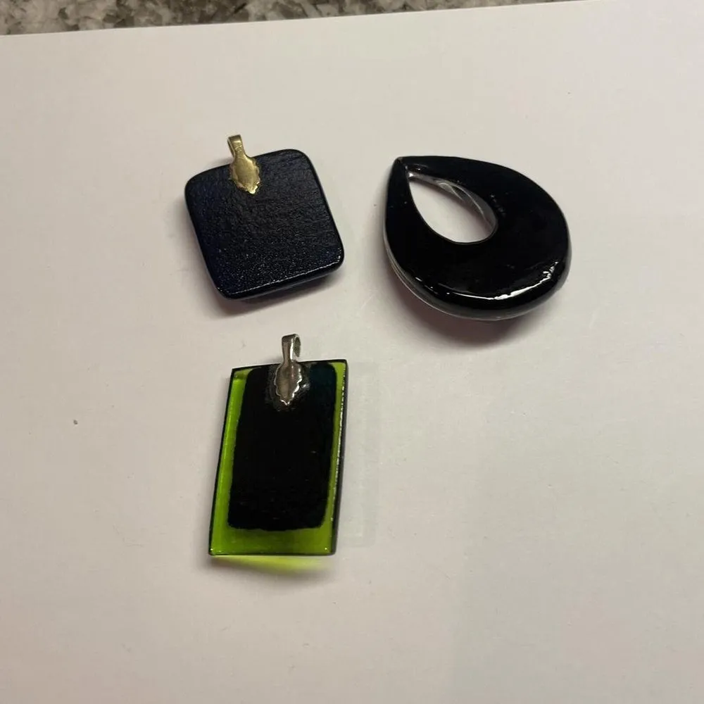 Lot Of 3 Costume Pendants / Charms Blown Art Glass Mix - Image 10