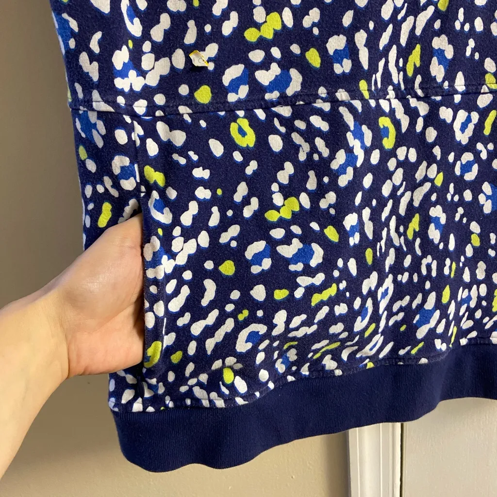 T by Talbots Terry crewneck enchanting animal print blue sweatshirt Medium - Image 5