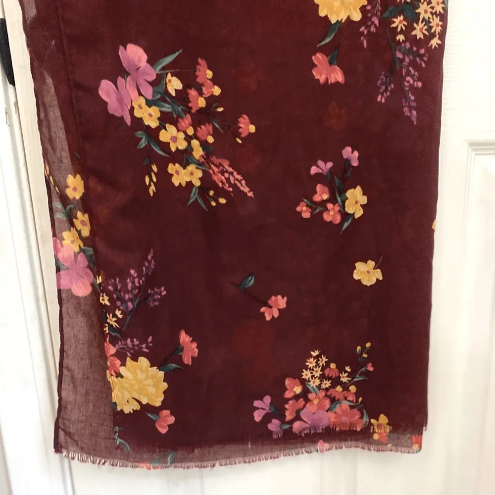 Old Navy Floral Printed Gauze Scarf - Image 3