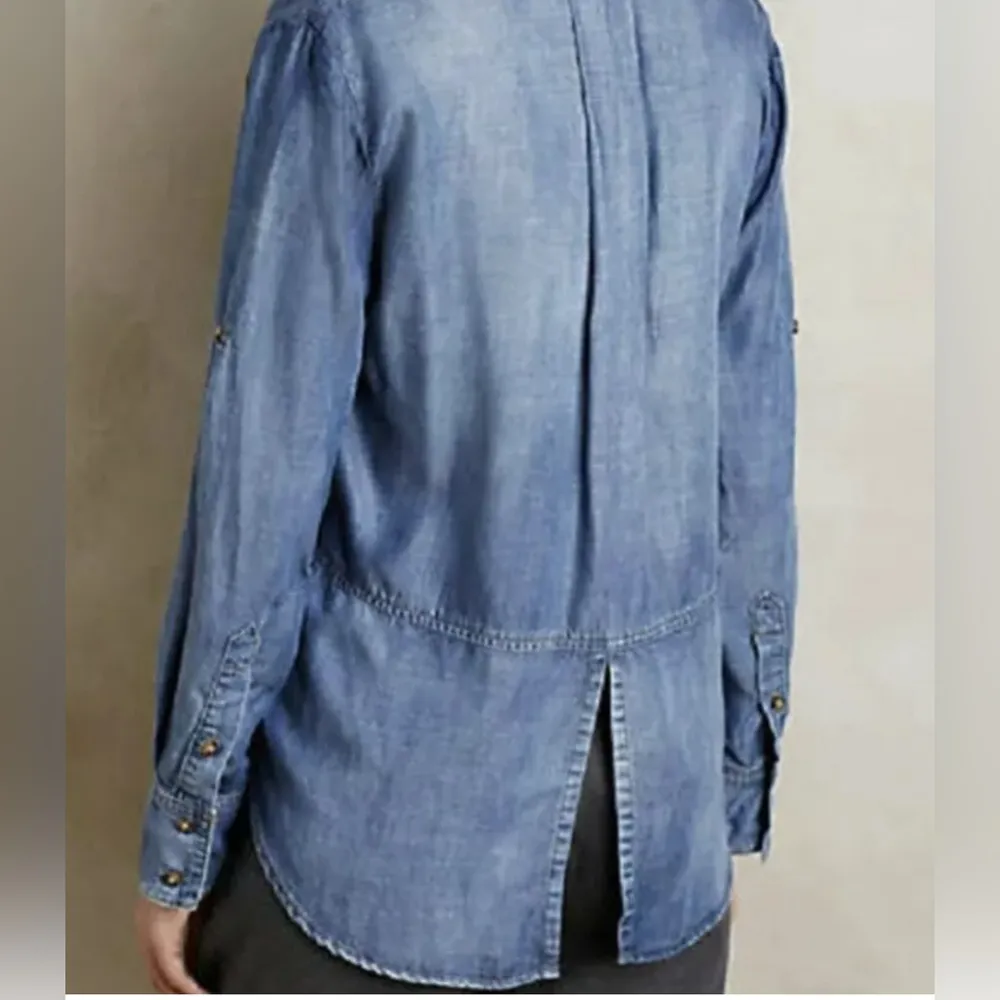 Cloth & Stone Anthropologie Size M Chambray Denim Button Front Shirt Split Back - Image 2