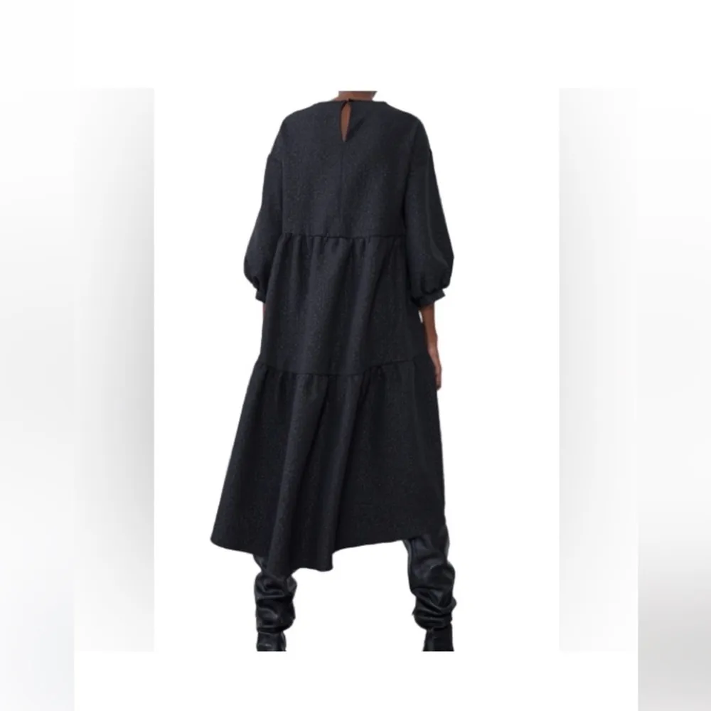 Zara Short Sleeve Tiered Midi Dress with High Low Hem in Black Jacquard Pebble M - Image 2