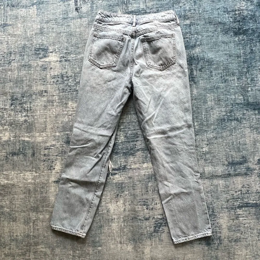 Pacsun Distressed Pale Wash Straight Leg High Rise Mom Jeans Size 25 - Image 3