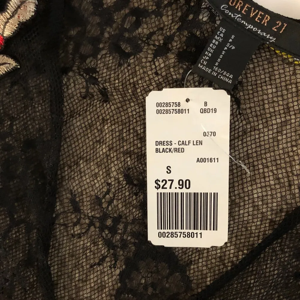 Black lace mesh slit maxi dress embroidered flowers never worn - Image 6