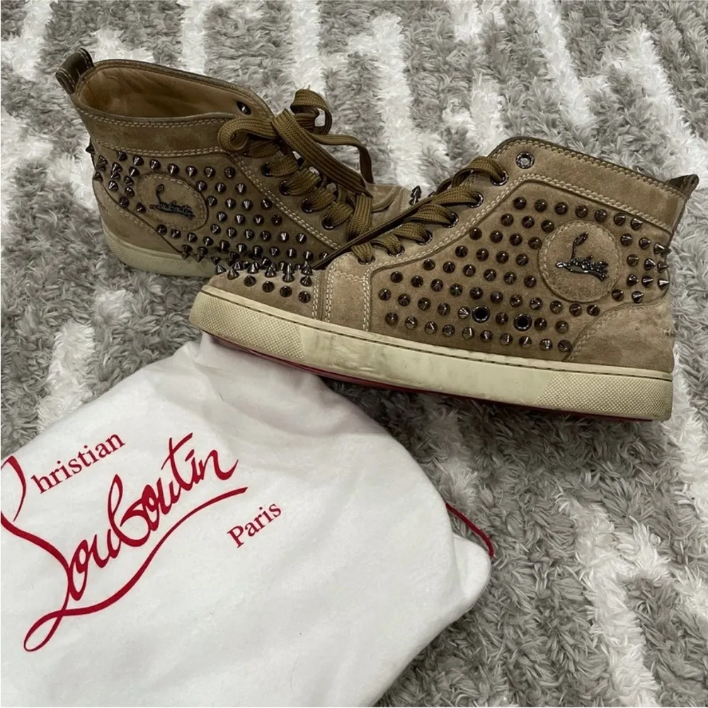 Christian Louboutin Veau Velours Spikes in Kraft Metal Colombe 39.5 - Image 2