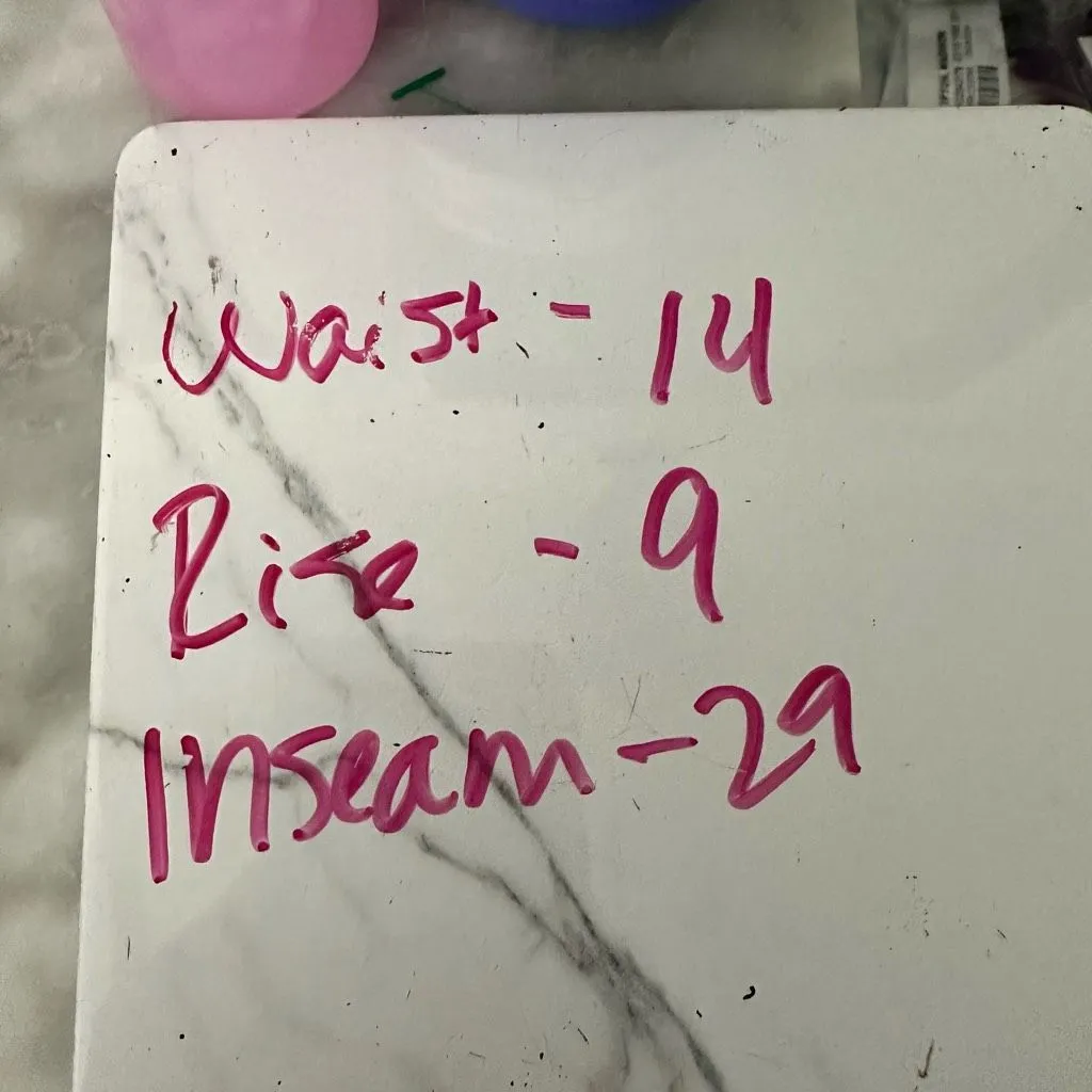 White House Black Market Women’s 4 White Skinny Jeans - Image 3