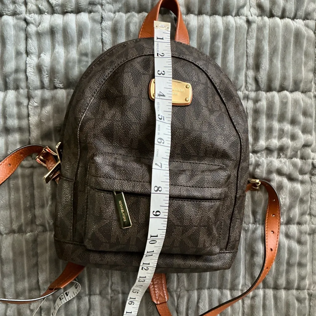  Authentic MICHAEL KORS backpack 💛🤎💛 - Image 8