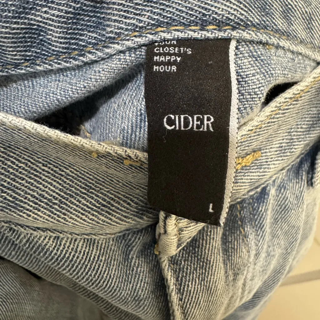 Cider  Floral Patchwork Ripped Jeans – Size Large - Image 6