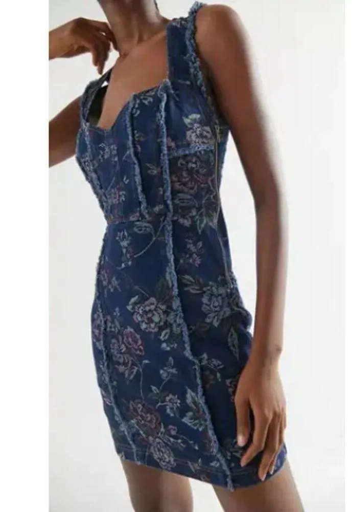 Urban Outfitters UO Scarlett Embroidered Denim Dress Size Large - Image 2