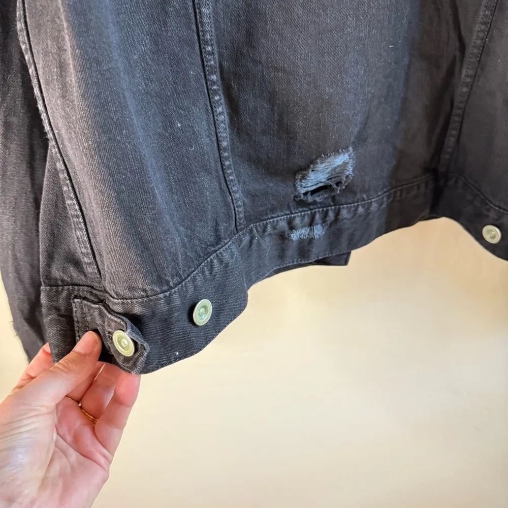 Arizona Jean Company Women's Distressed Black Denim Jacket Size Large - Image 6