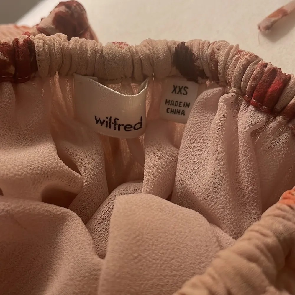 Aritzia Wilfred Talence Top Floral Off The Shoulder Blouse Camille/Row Red XXS - Image 4