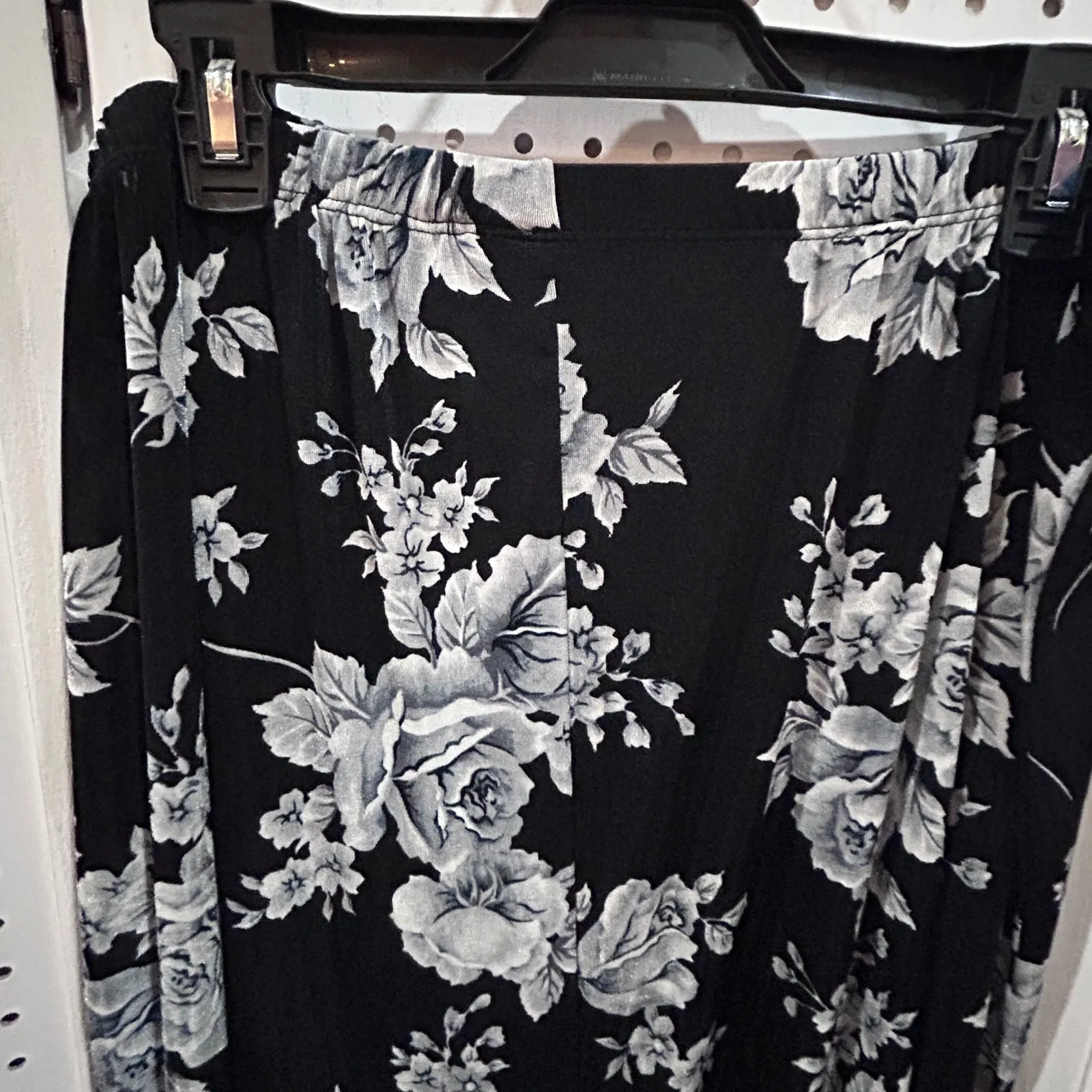 Fashion Bug Black Floral Maxi Skirt Size 8/10 Boho Flower Print Elastic Waist - Image 7