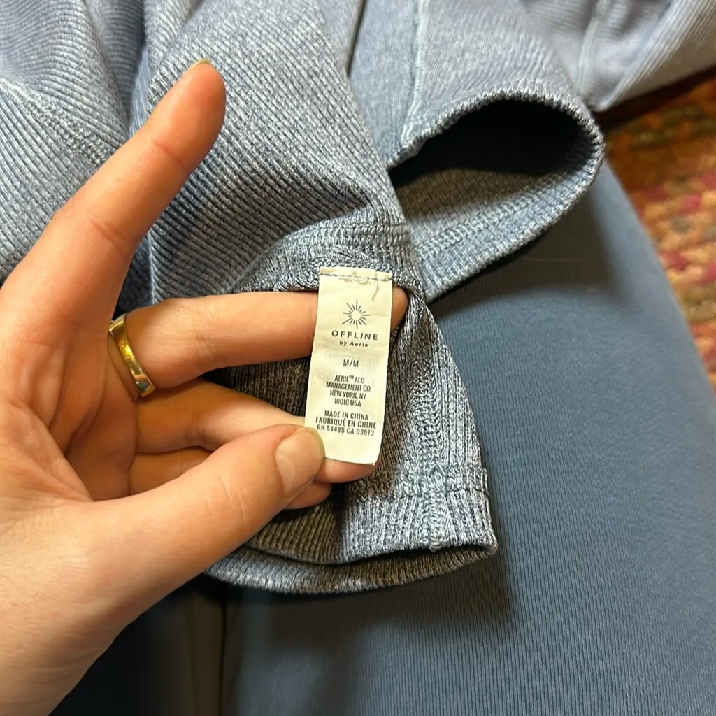 NWOT AERIE BLUE RIBBED MOCK NECK LONG SLEEVE ATHLETIC STRETCH CROP TOP - Image 2