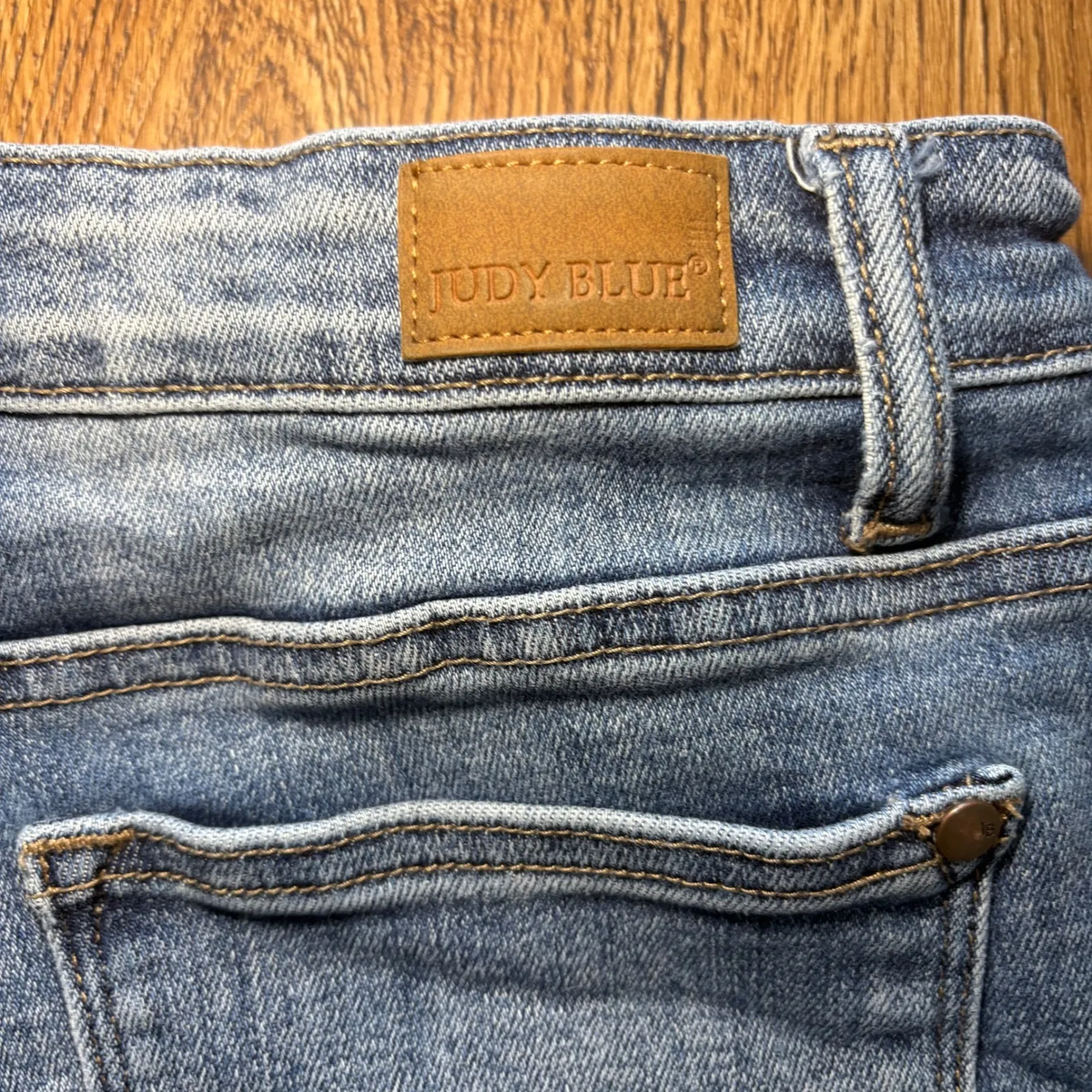 Judy Blue Distressed Denim Cutoff Shorts Frayed Hem Blue Womens M Summer Beach - Image 6