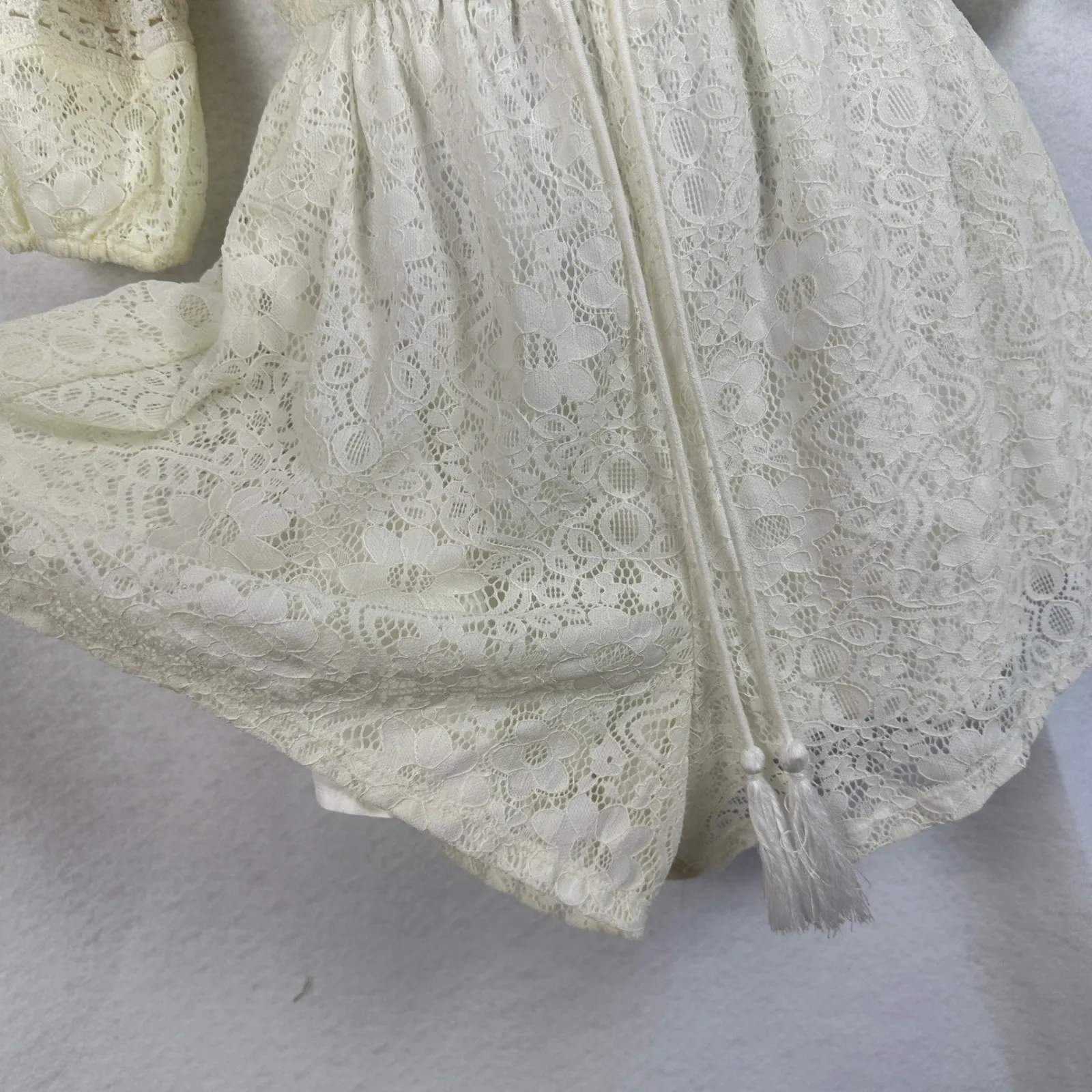 New Hollister Ivory Lace Romper Women's Small Off‎ Shoulder Bohemian Tassel Boho - Image 4