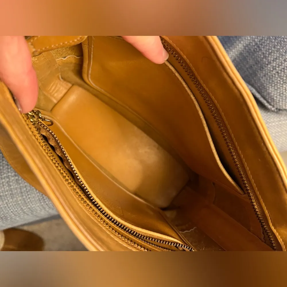 Coach Vintage Tribeca Legacy Tan Leather Tote Bag dbl handles zip top & pocket - Image 14