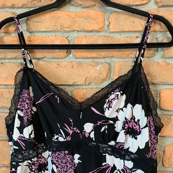 Gilligan & O'Malley Floral Print Lace Trim V - Image 2