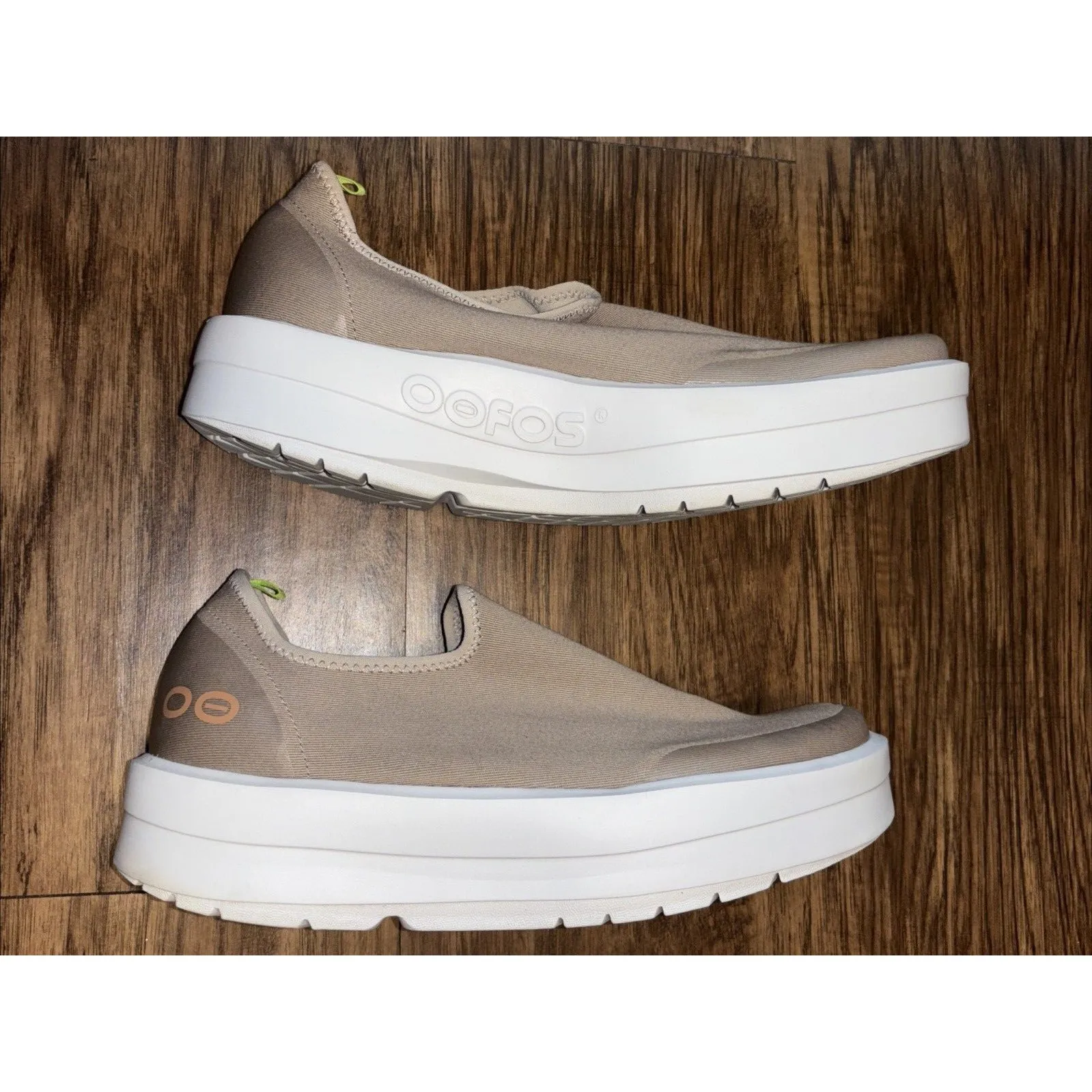 OOfos OOmg eeZee Womens 11W Brown Recovery Cushion Slip - Image 6