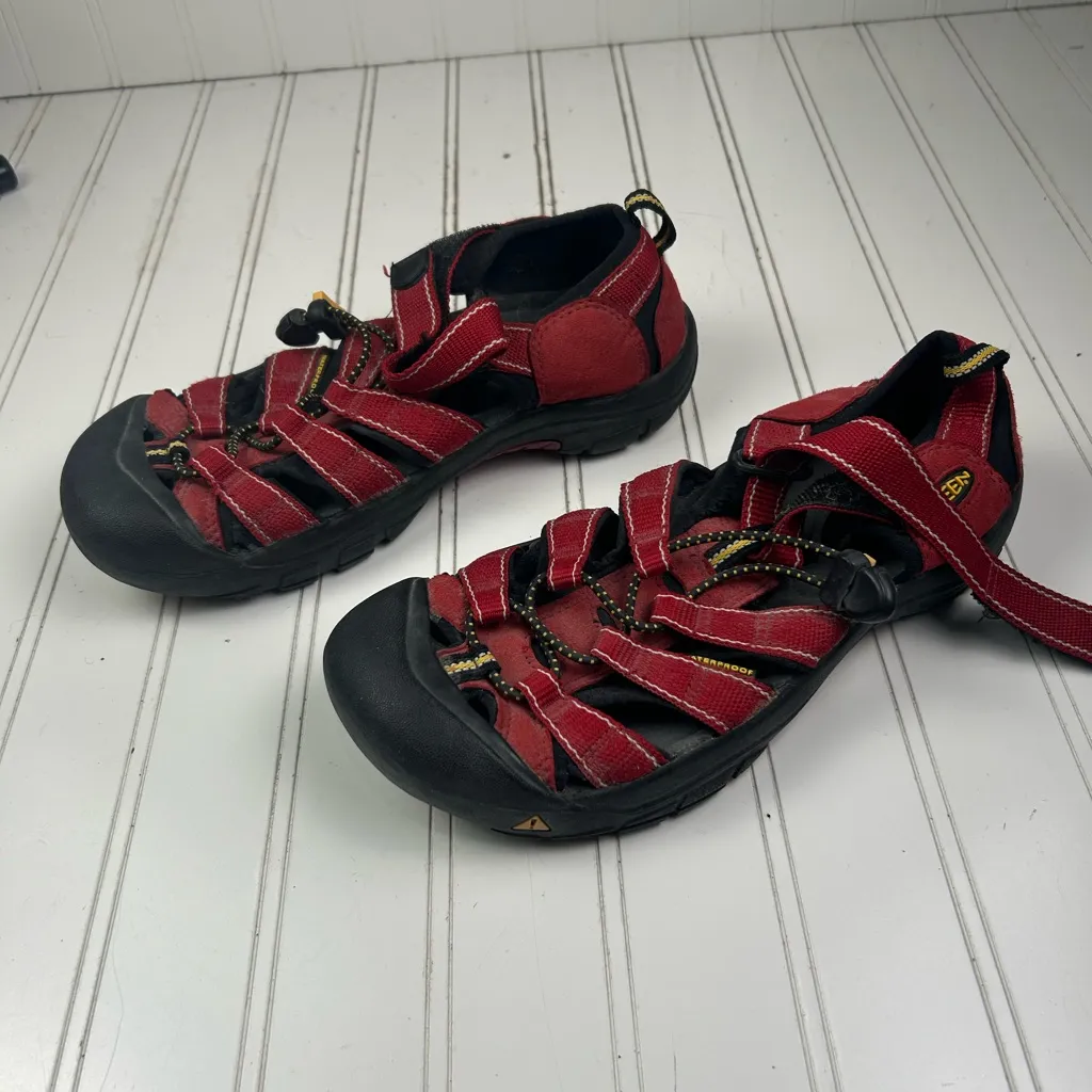 KEEN Newport H2 Sandals Unisex Red Water Hiking Shoes Size 8 - Image 5