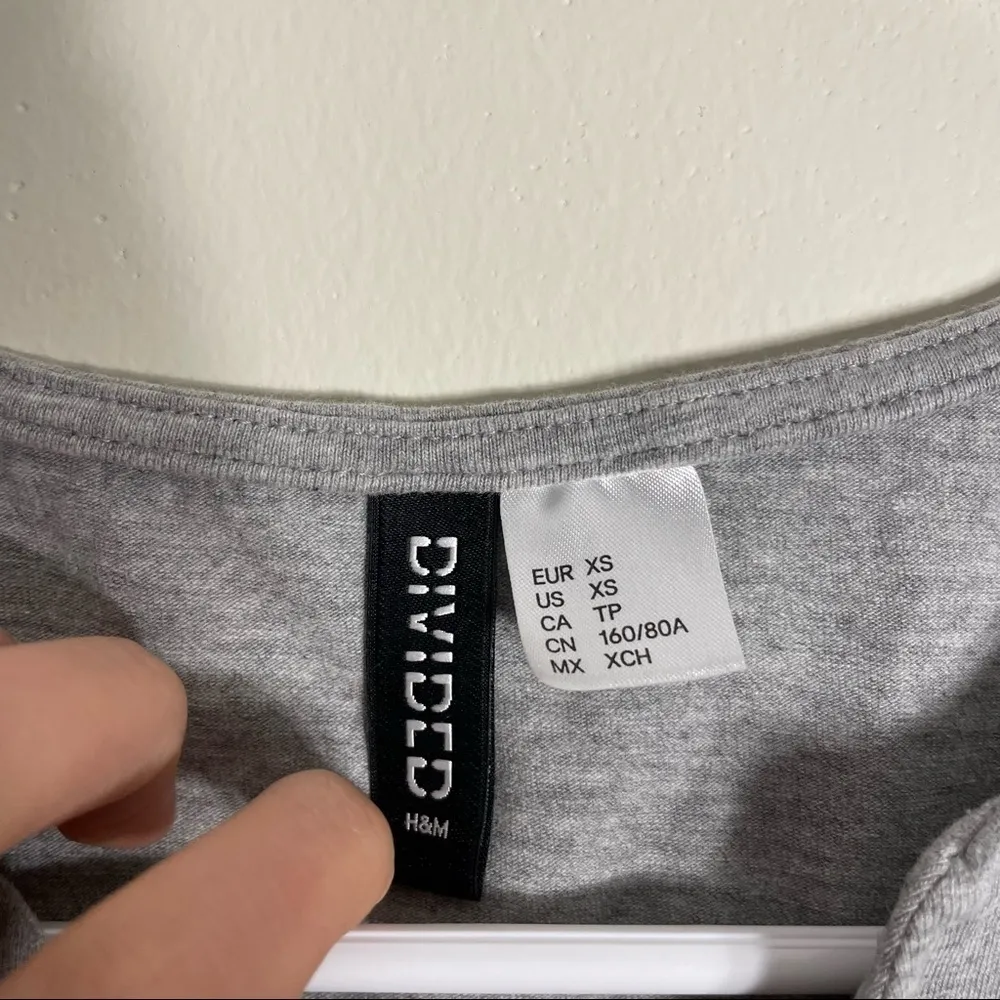 Divided crop top vneck tie women’s summer top casual comfortable sleeveless - Image 3