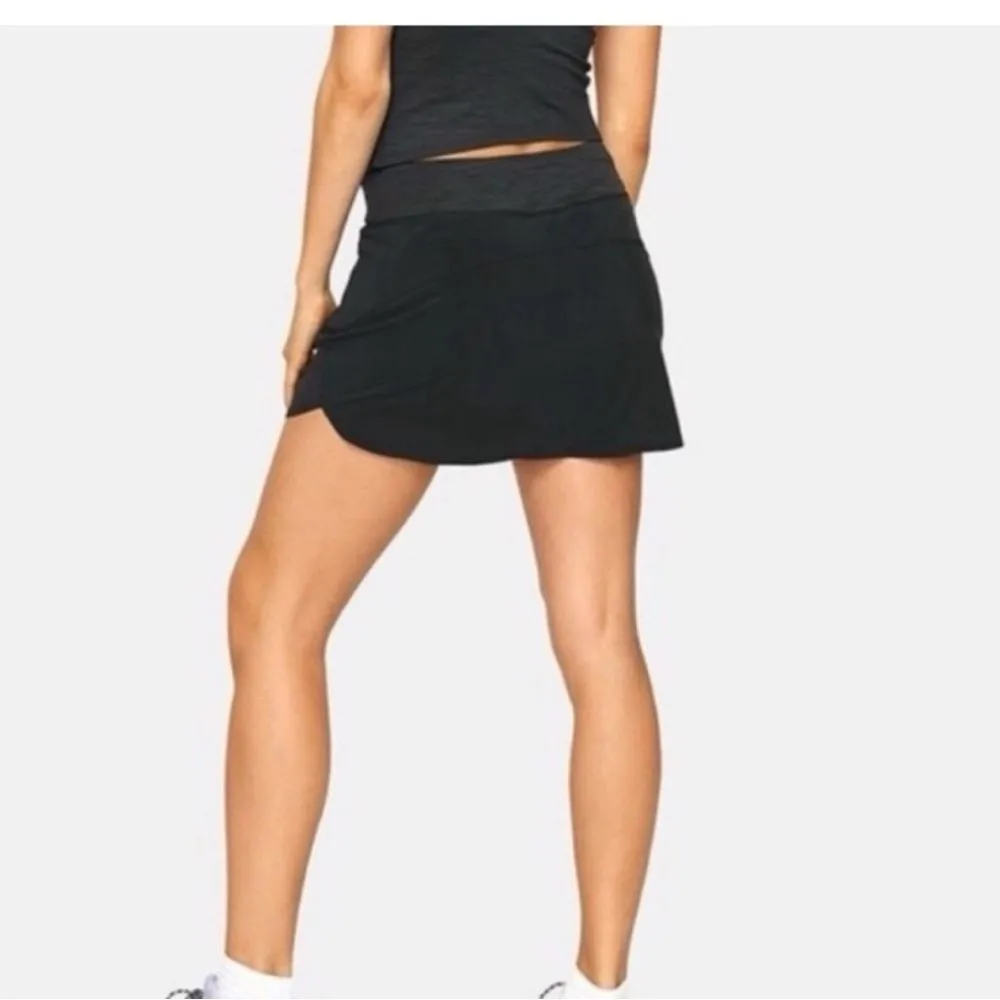 NWT Outdoor Voices Hudson 4" Inseam Tennis Skort in Black/Gray- Size Small - Image 4