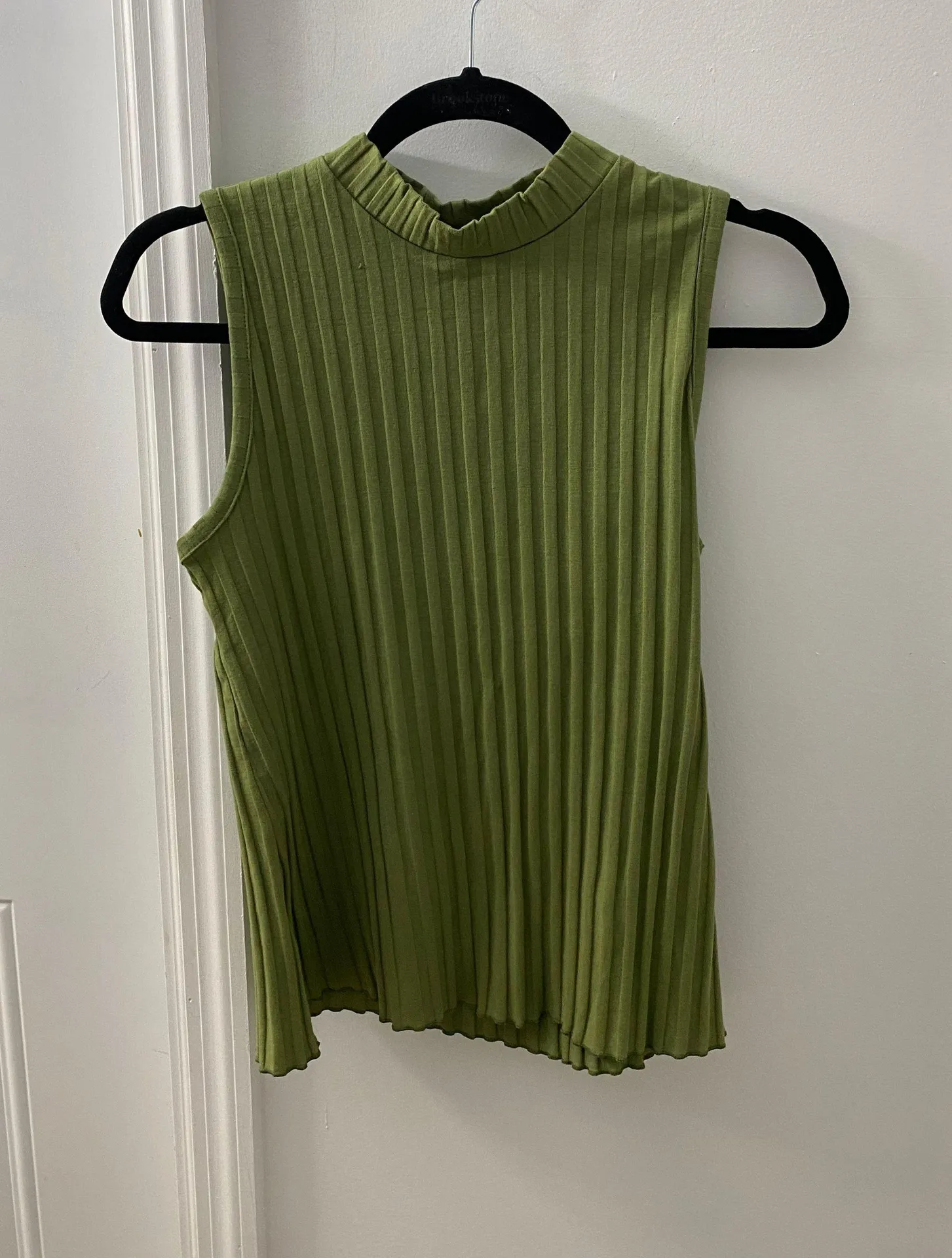 Green Ribbed Mock Neck Tank Top - Image 2