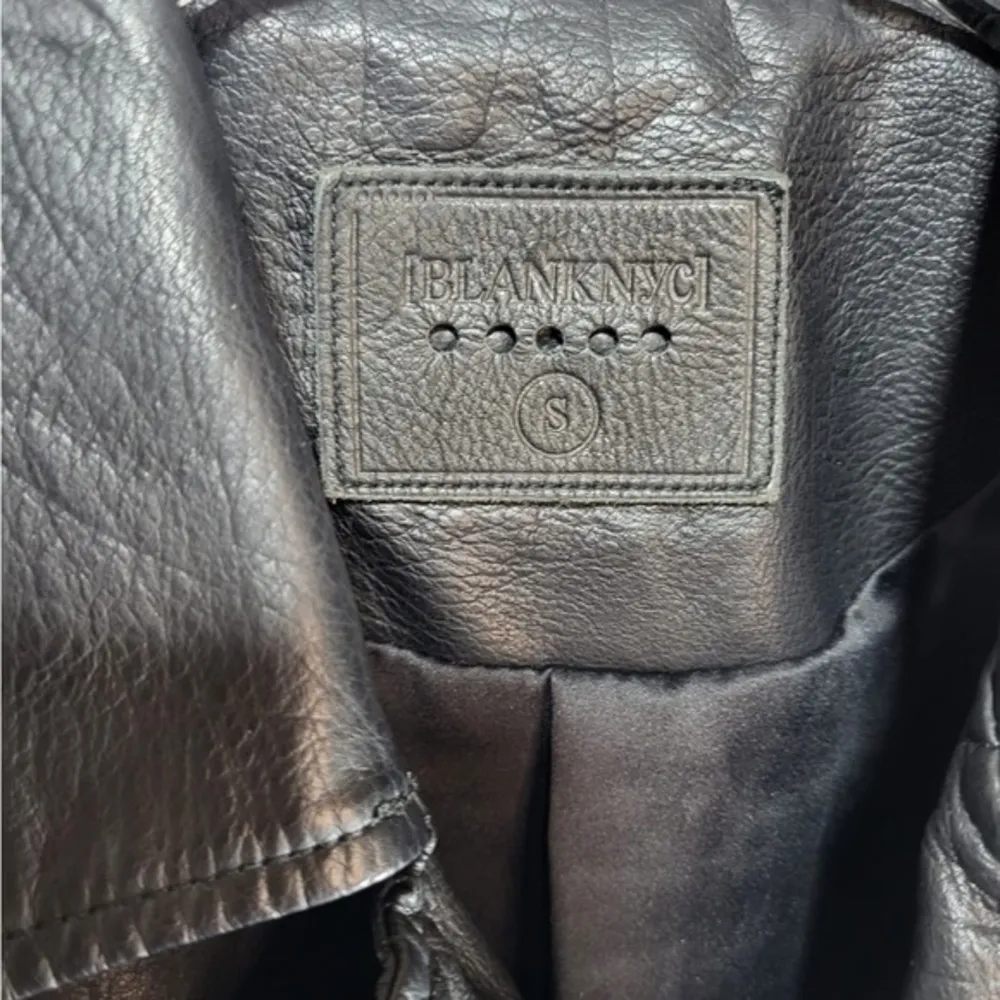 NWT  Secret Keeper Faux Leather Embroidered Painted Jacket in Black - Image 15