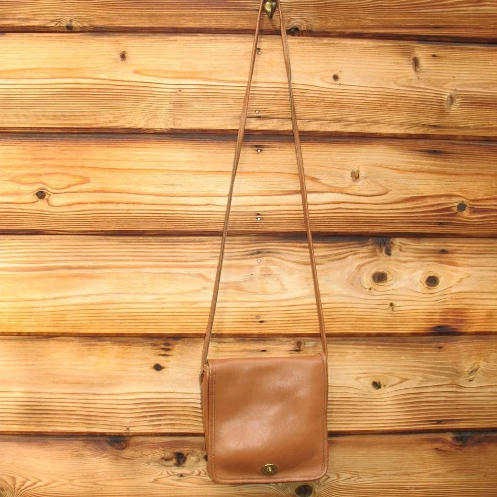 Vintage Coach 9620 Compact Pouch Flap Crossbody Bag British Tan - Image 4