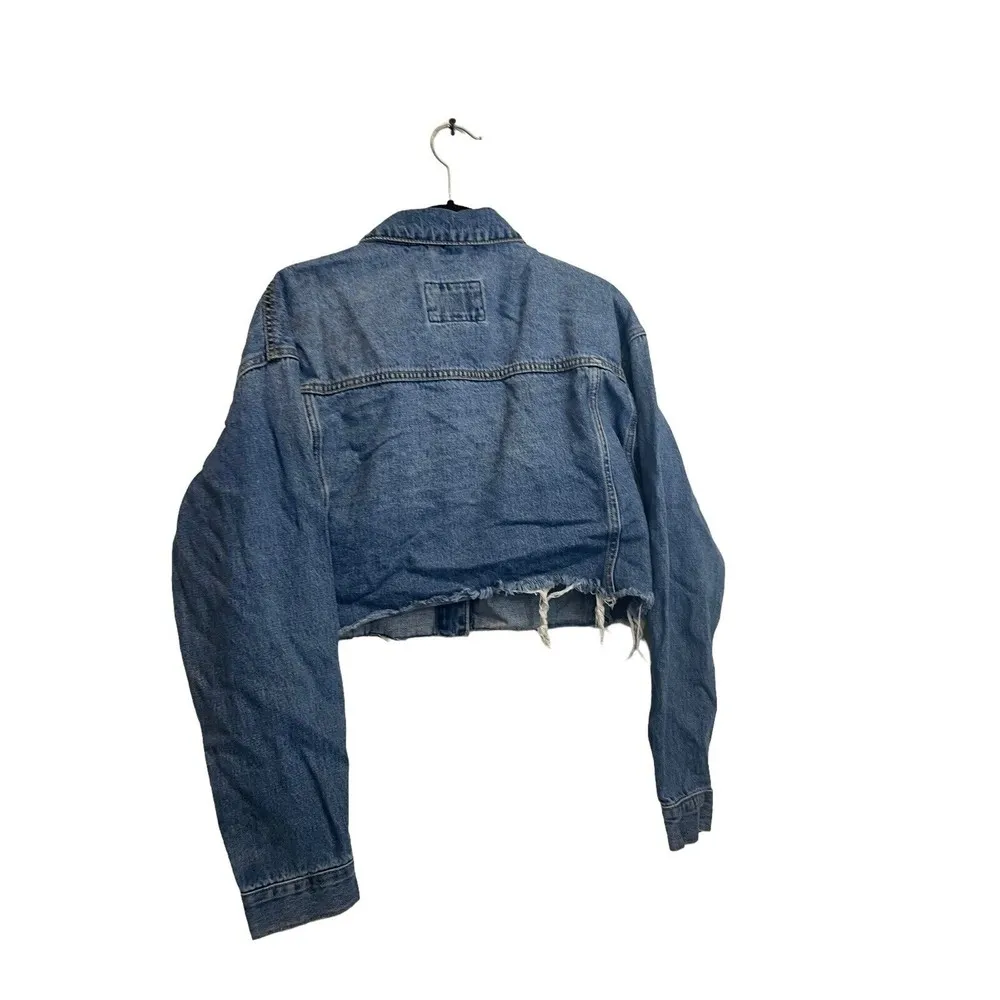 Forever21 Medium Wash Raw Hem Cropped Distressed Denim Jacket - Size L - Image 2