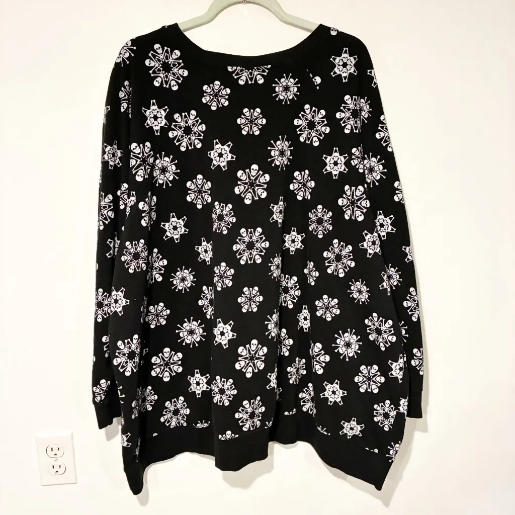 Torrid Plus Size Goth Emo Skull Black and White Snowflake Sweatshirt Pullover 5X - Image 7