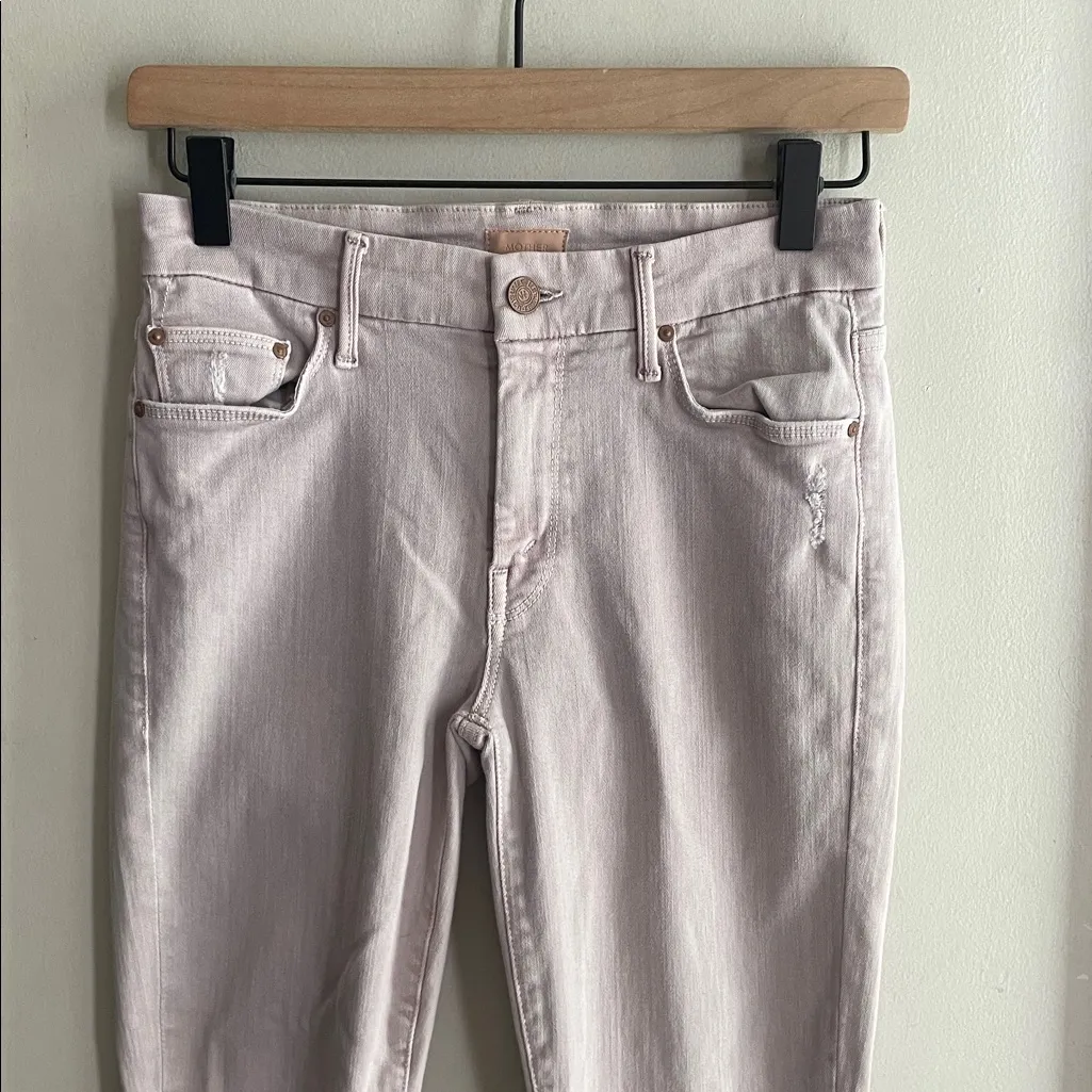 MOTHER The Looker Crop Jeans in Sexy Just Walked Into Town Blush - Image 4