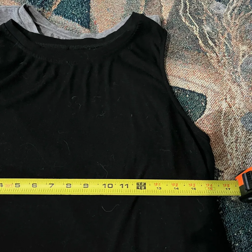 Set of Two Women's Gray and Black Tank Tops Sz L Relaxed Fit 2PC Athleisure Size L - Image 11