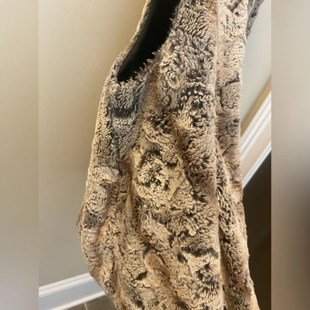 The Limited Faux Fur Vest Women's Sz M/L - Image 7