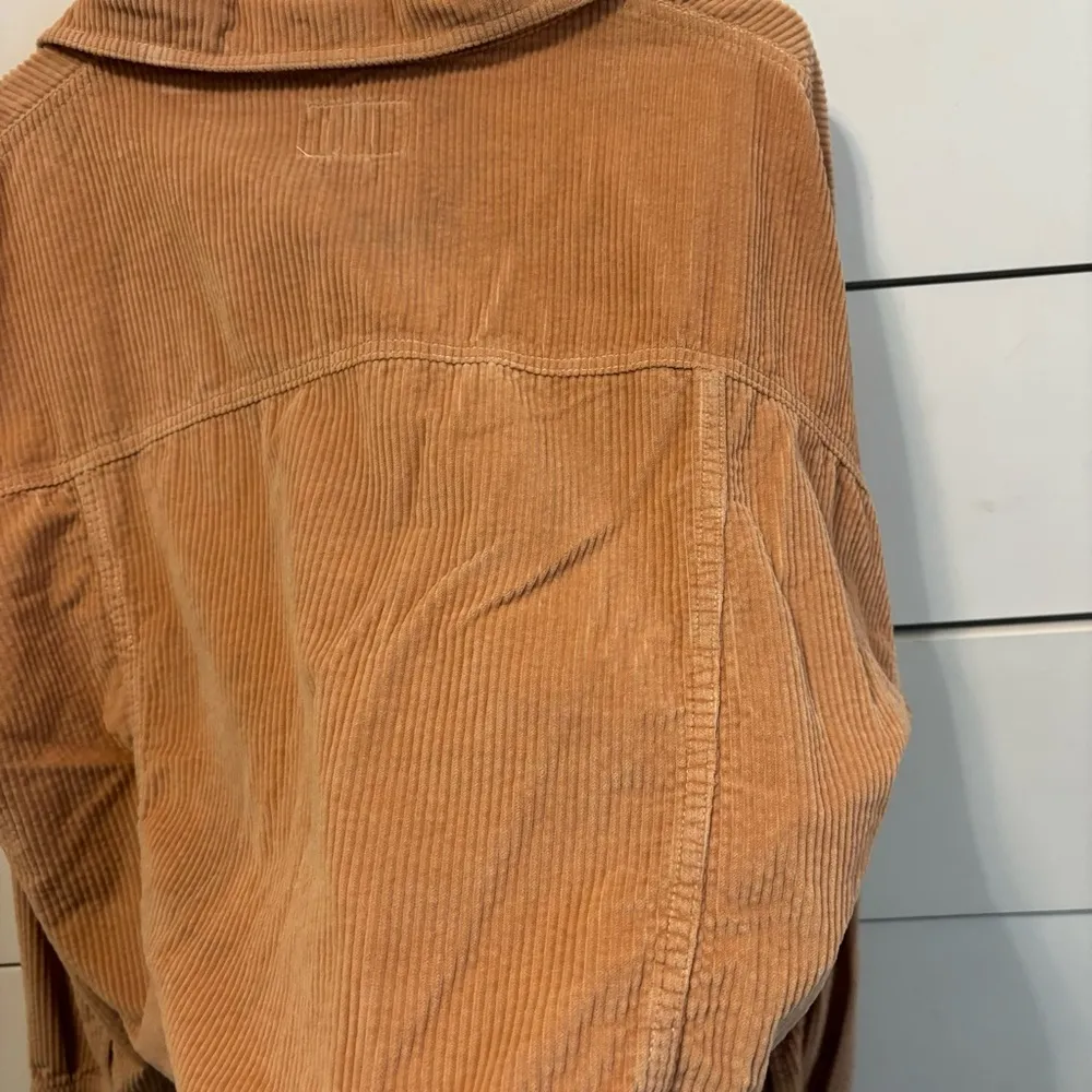 American Eagle  Crop Corduroy Shacket - Image 4