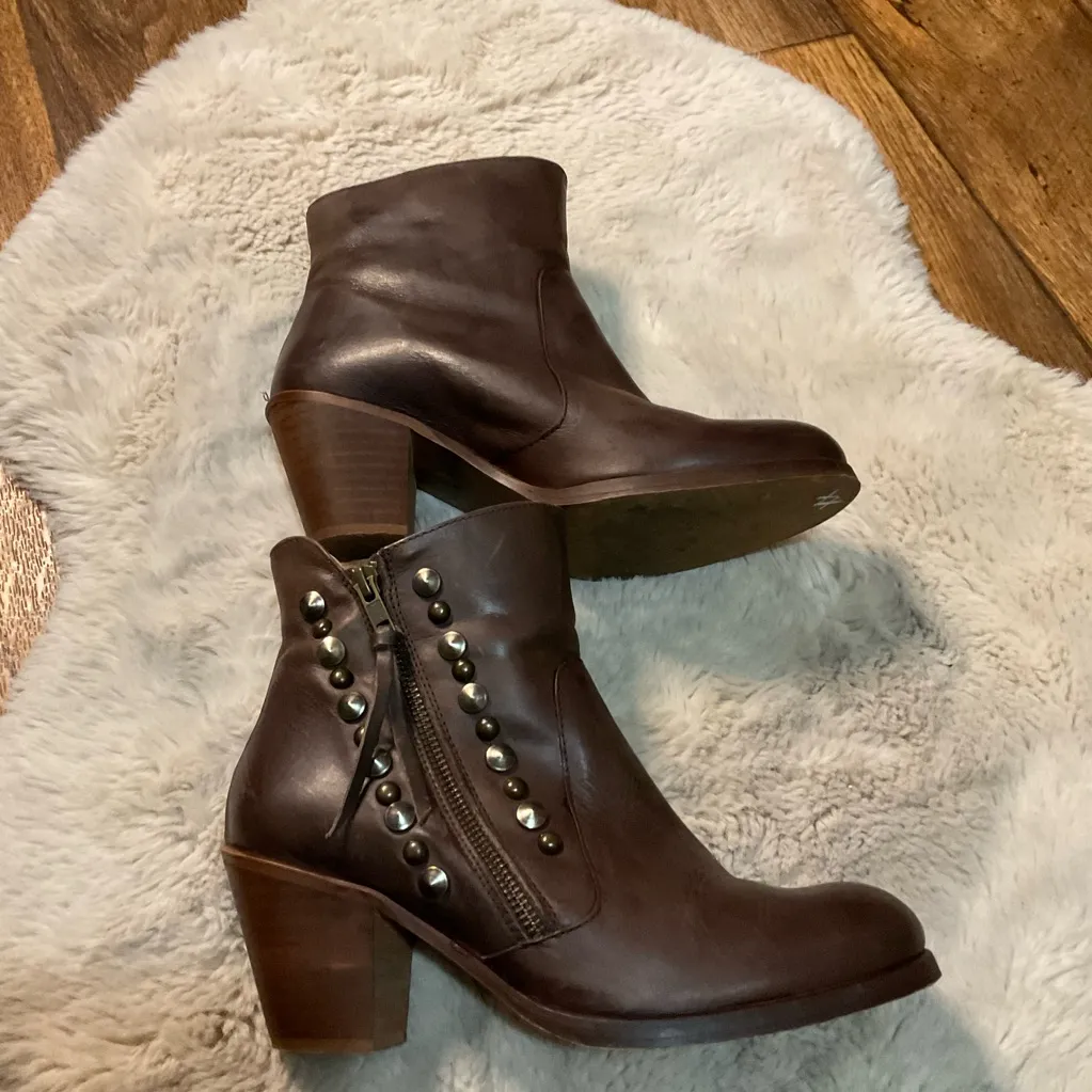 Chio‎ Studded Block Heel Bootie Size 40 Brown Kissre Side Zip Made Spain Boots - Image 4