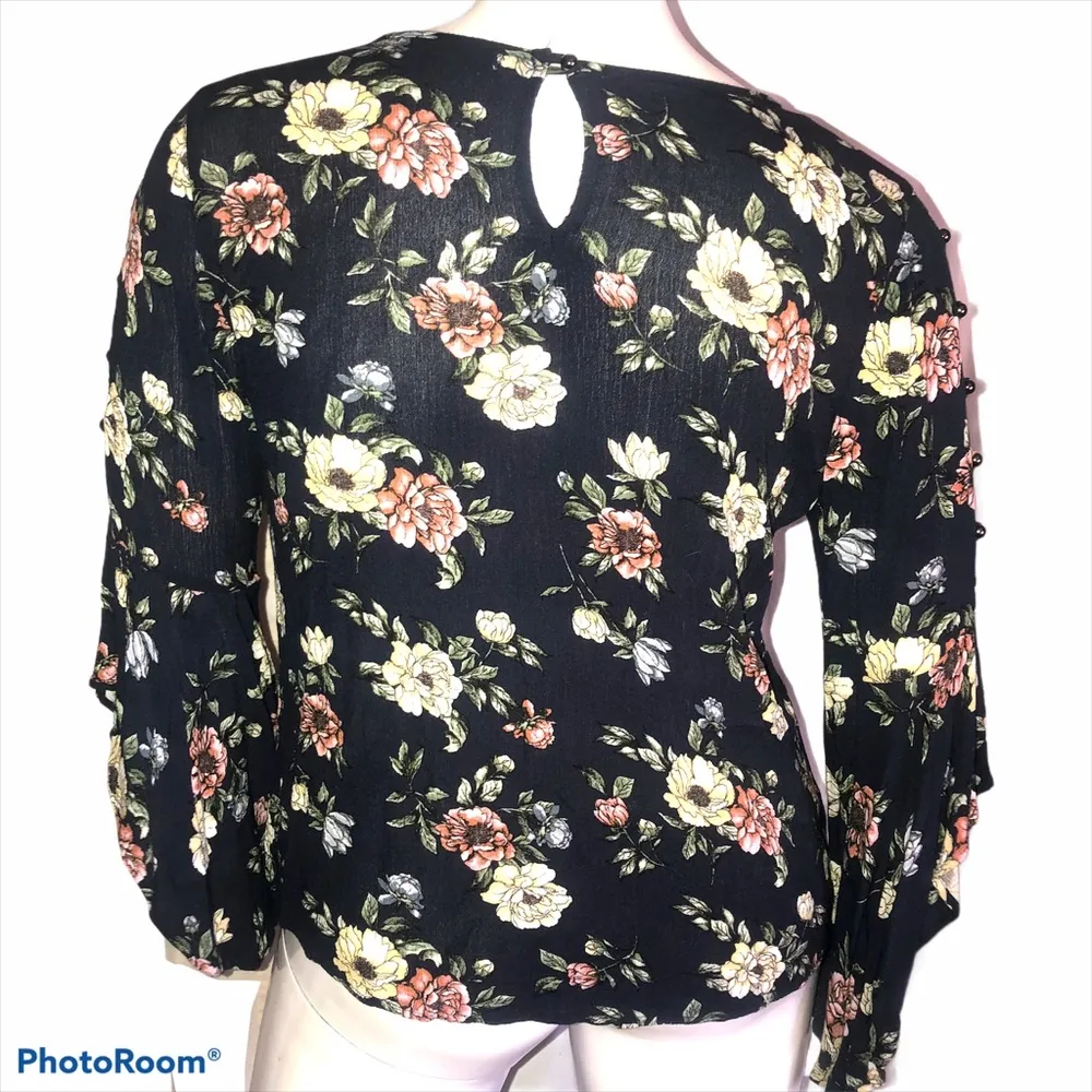 Gypsies & Moondust  floral split sleeve blouse - Image 5