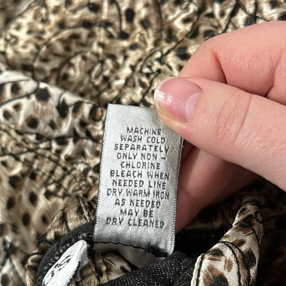 Chico's Reversible Quilted Gray Denim//Cheetah Print Bomber Jacket US Size 8 - Image 11