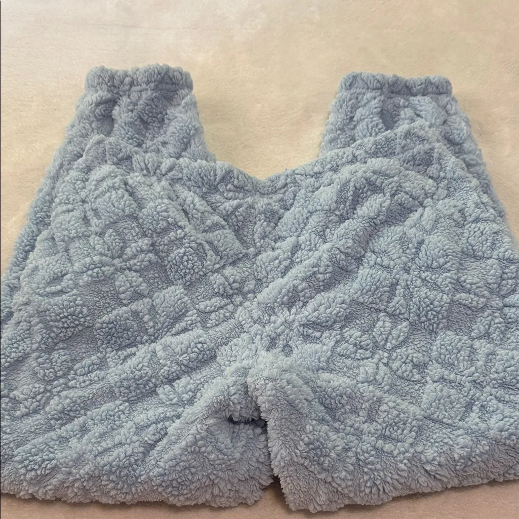 Joyspun Women’s Embossed Plush Pajama Set – 2 Piece, Size Small Blue - Image 10