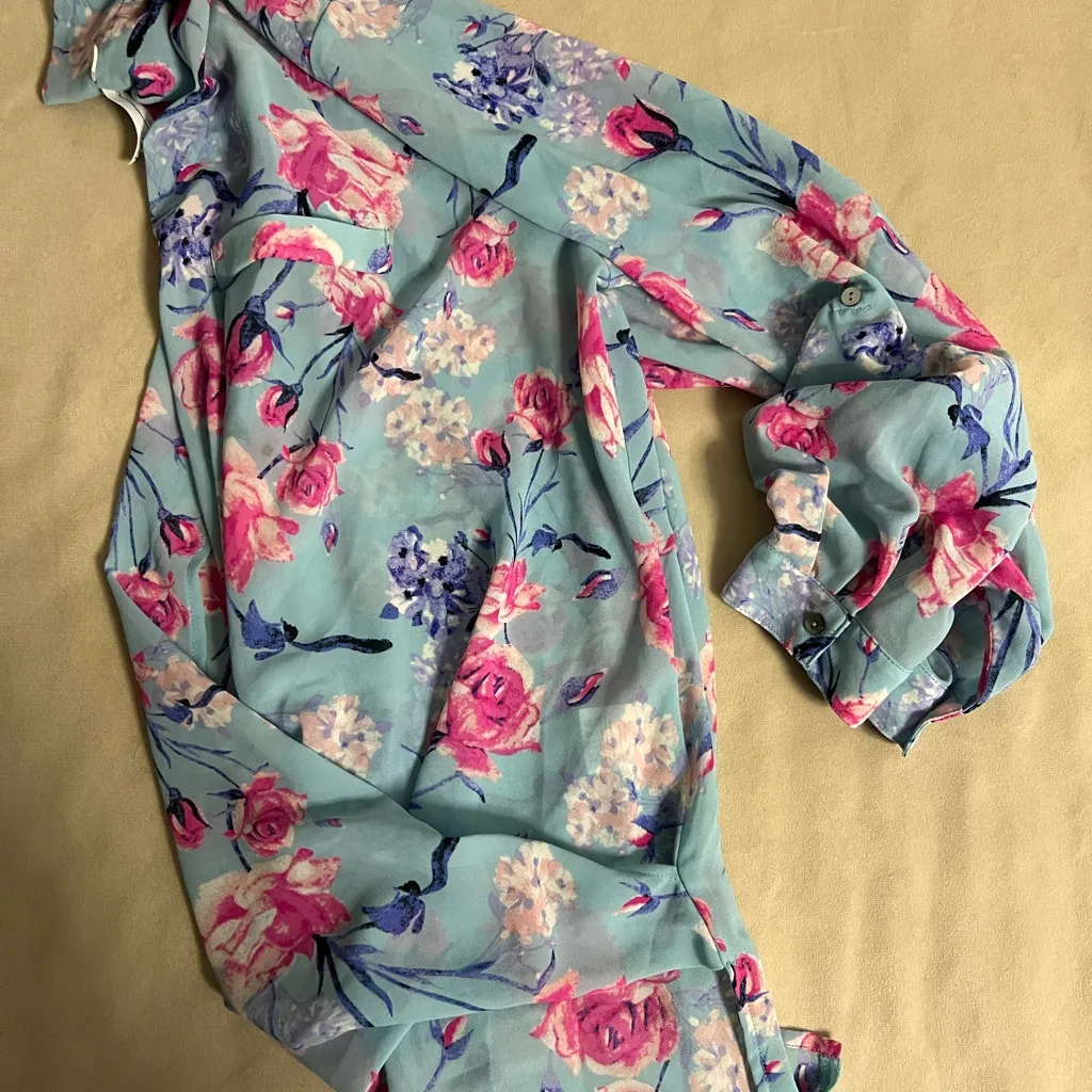 🌸 KUT from the Kloth Floral Blouse – Size XL 🌸 - Image 9