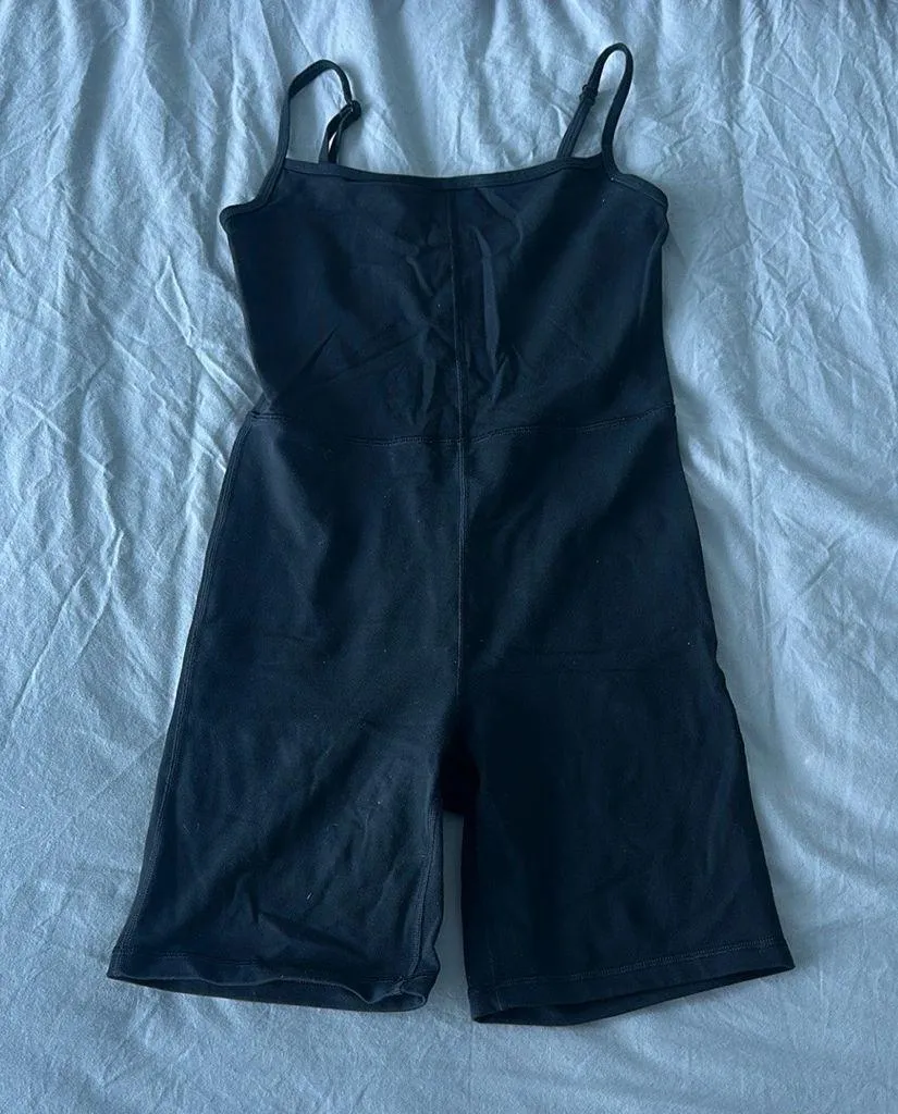 Aritzia Wilfred Free Divinity Romper 7” Black - Image 6