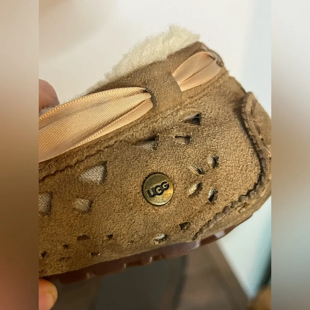 UGG Dakota Sunshine Perf Ribbon Satin Laces Bow Leather Chestnut Slippers Sz 9 - Image 12