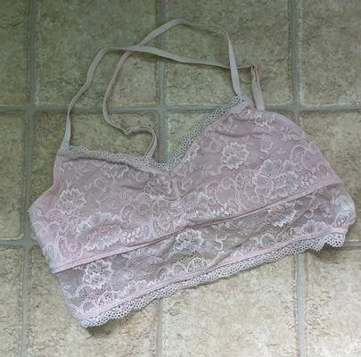 Baby pink lace bralette - Image 2