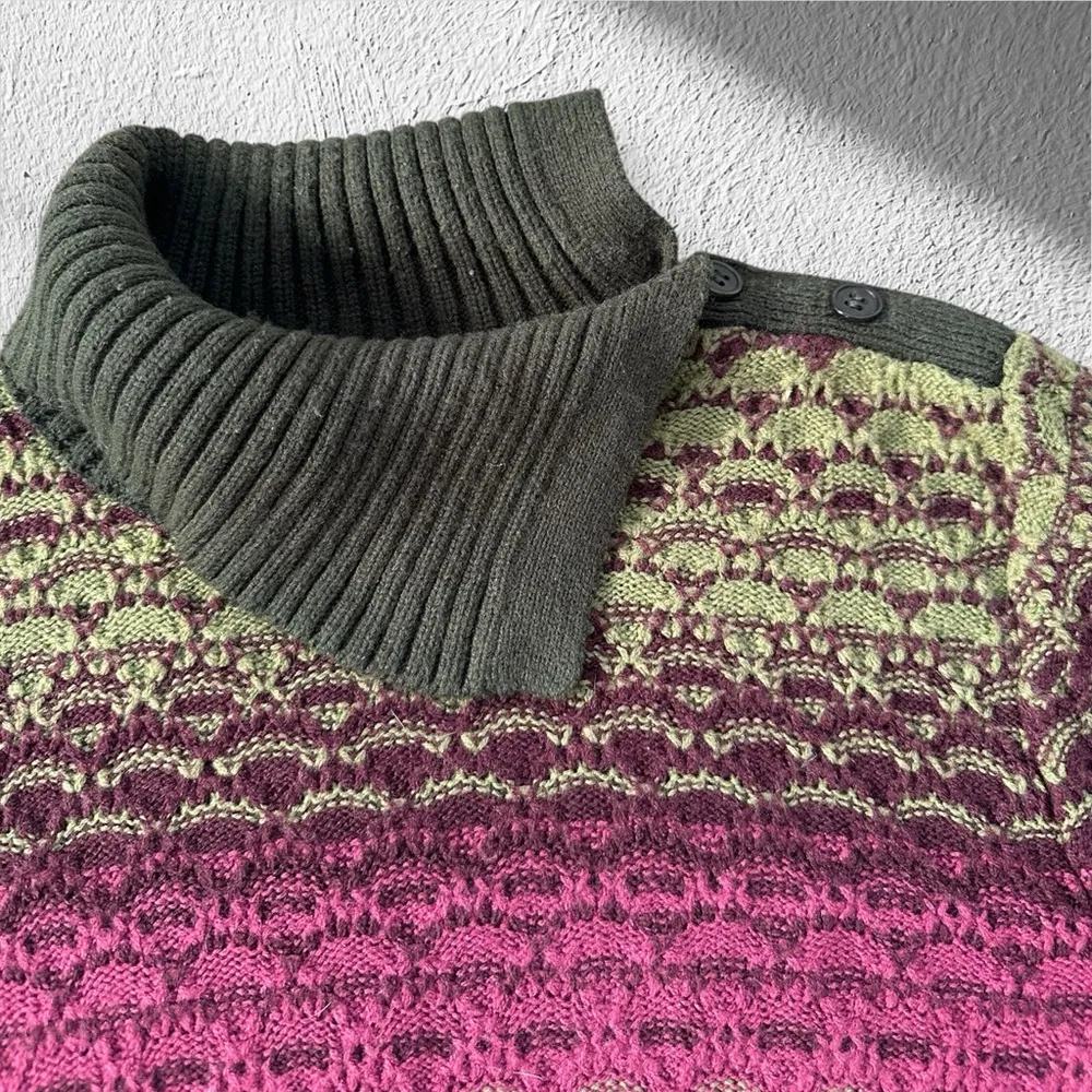 Norton McNaughton Soft and comfy vintage 90s green and pink turtleneck sweater - Image 3