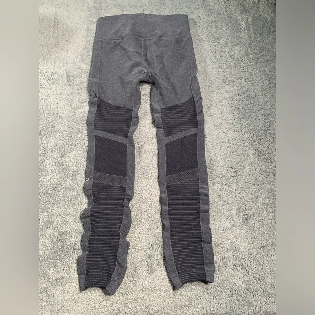 Alo yoga Gray Leggings SAMPLE large - Image 4