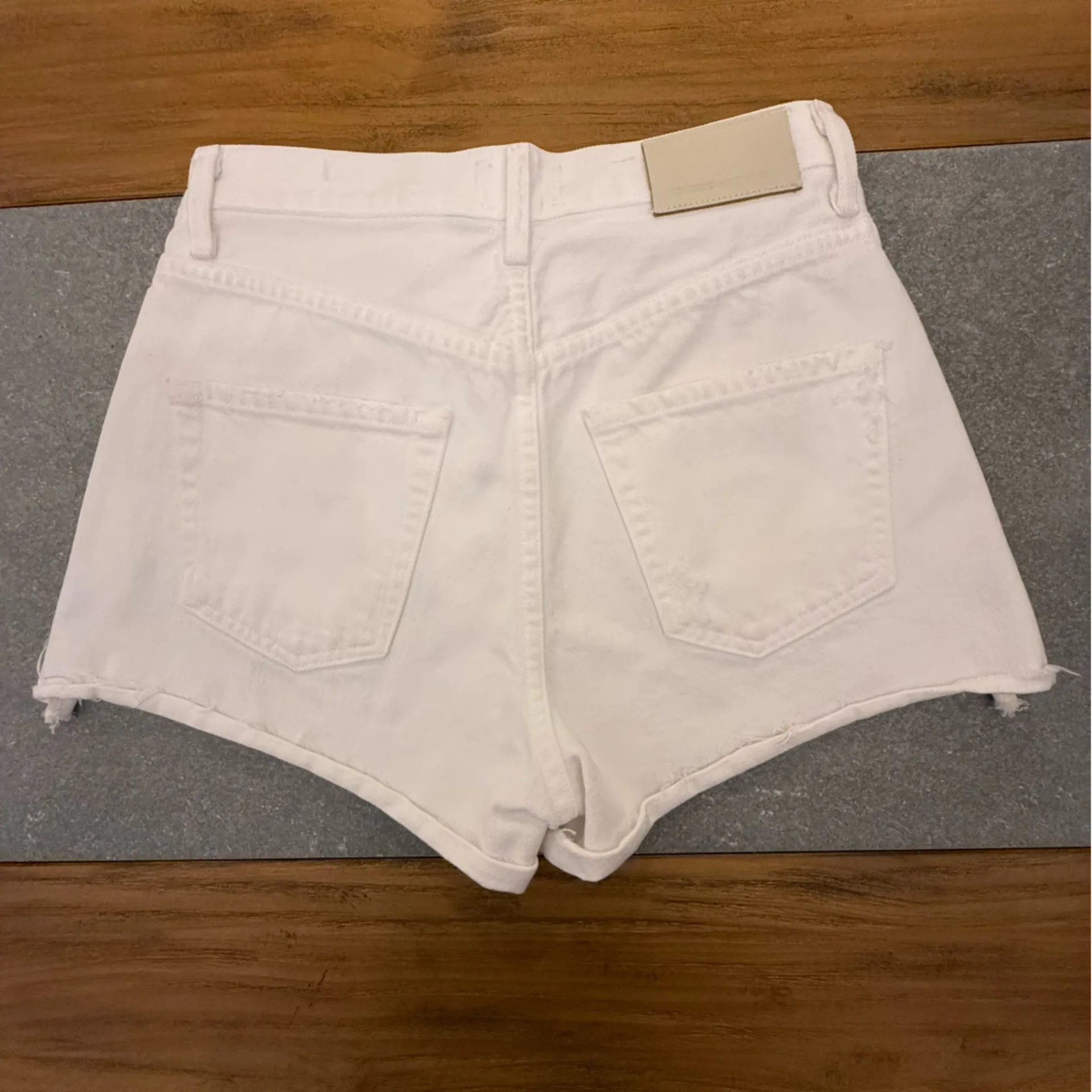 Citizens of Humanity Marlow High Rise White Denim Cutoff Shorts Size 24 NWOT - Image 3