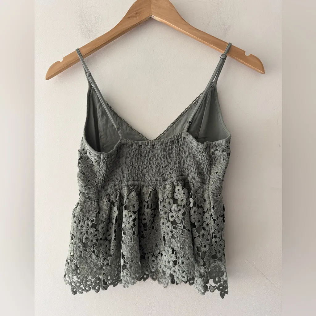 Abercrombie & Fitch Sage Green Floral Lace Cami Peplum Top - Image 5