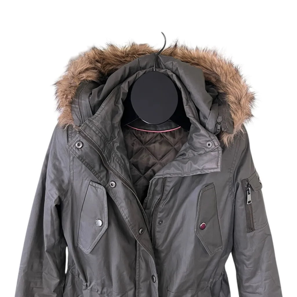 Victoria’s Secret olive green parka jacket with removable faux fur hood. - Image 8
