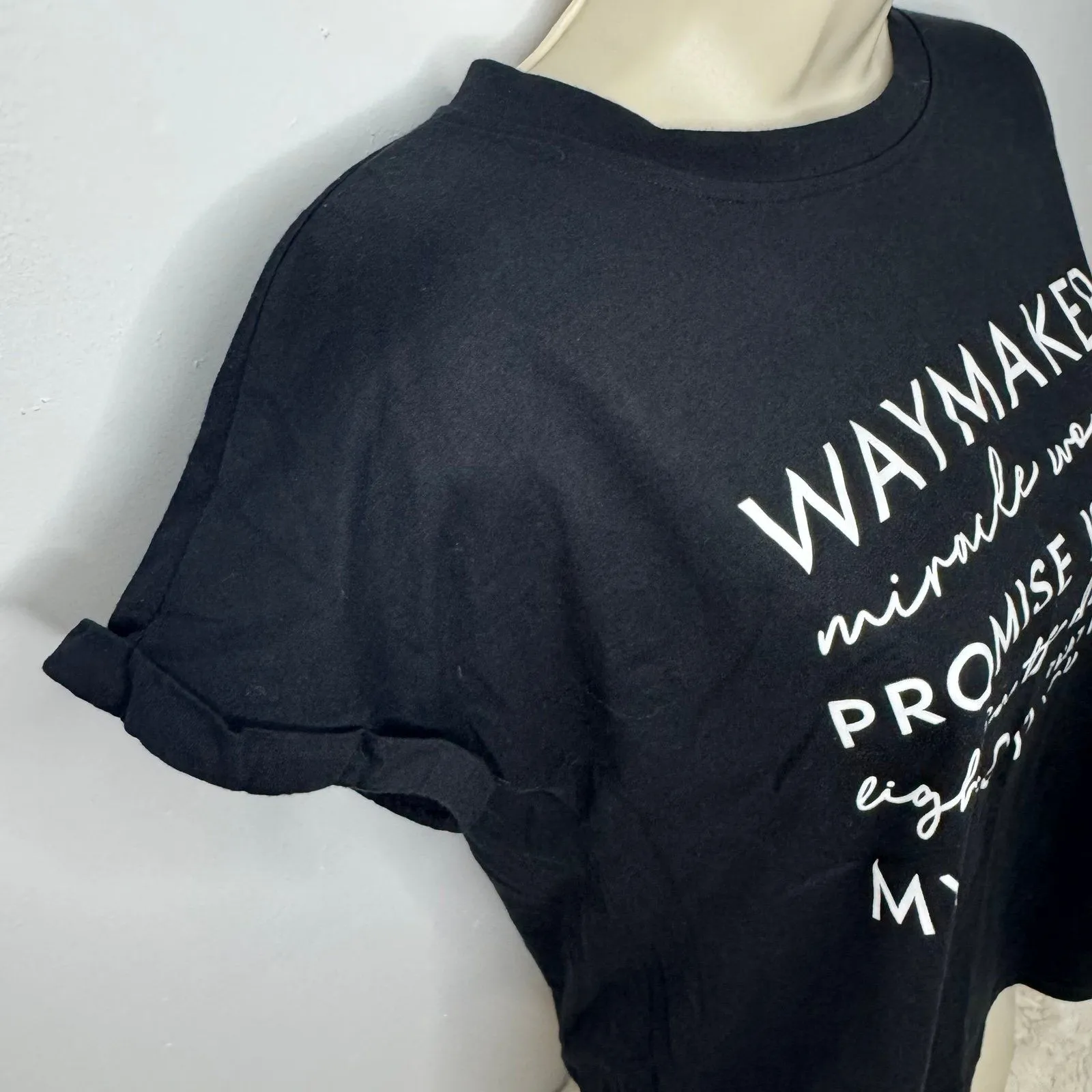 Women’s Waymaker Spiritual casual short sleeve Shirt SMALL - Image 4