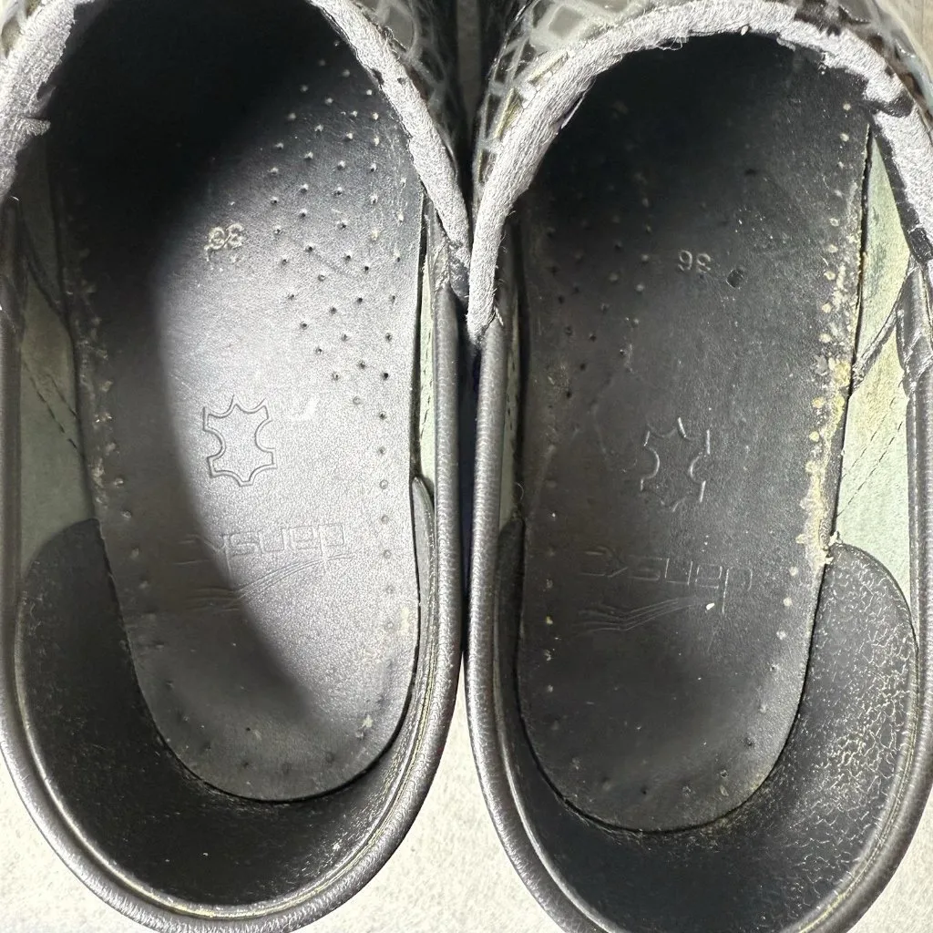 Dansko Women's Professional Black Embossed Leather Clogs Size 36/6 Workwear - Image 4