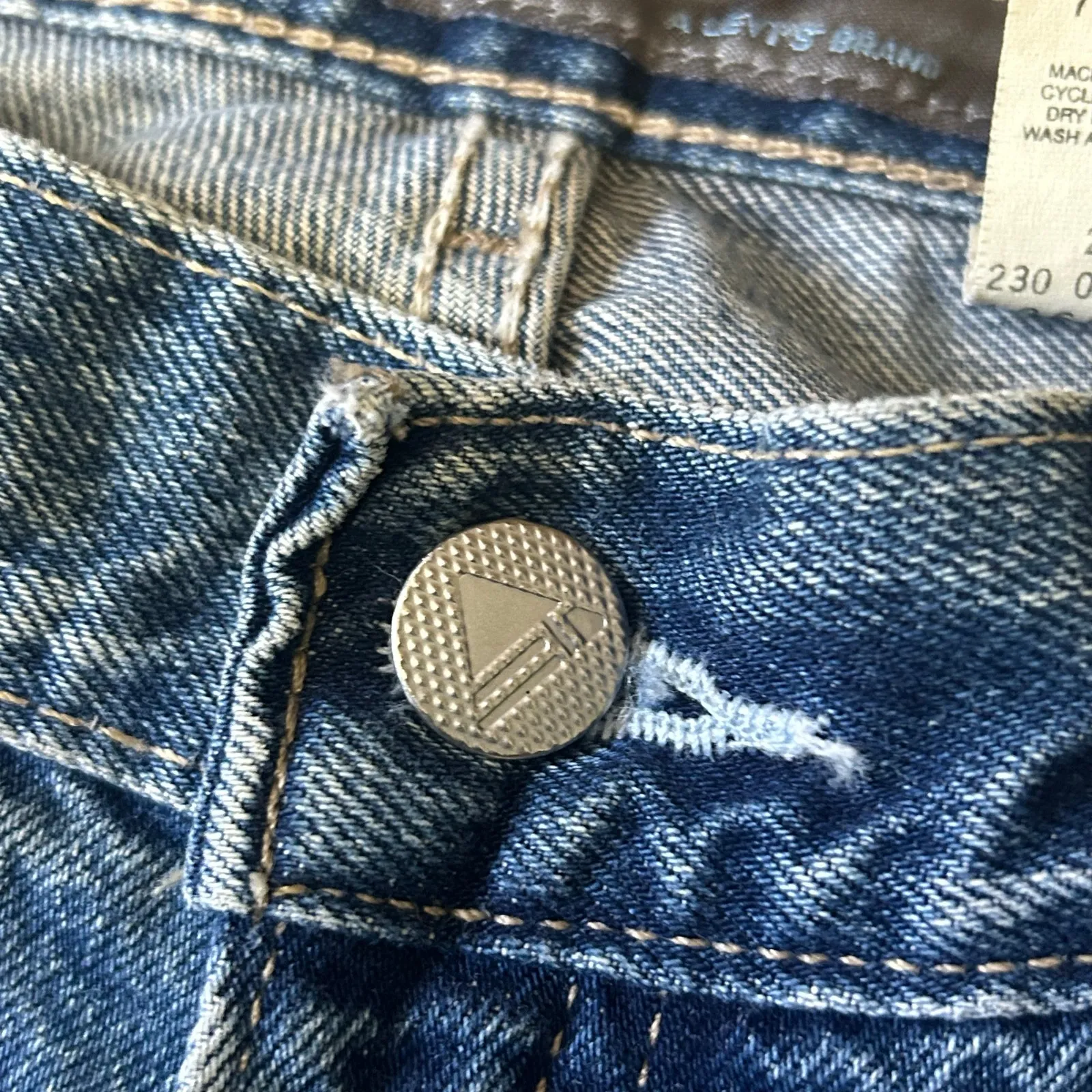 Vintage Silvertab Levis Jeans Womens 5 Short Y2K 1990s Loose Denim Jeans Cotton - Image 8